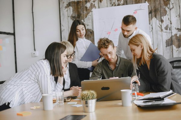 Choisir la bonne plateforme influenceur pour optimiser vos campagnes